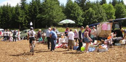 vide grenier brocante marché aux legumes grazac lapte 43200