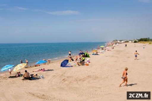 Mobilhome en 1ere ligne face a la mer dans camping 4 étoiles