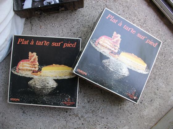 PLATS à TARTE RONDS SUR PIED -Neufs