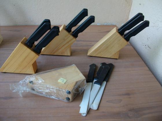 Lots Couteaux de cuisine sur support bloc bois-neufs
