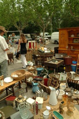 Marché à la brocante de Villeneuve-lès-Avignon