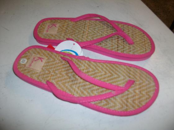 Tongs Blanc et Fuchsia pt 38-neuves