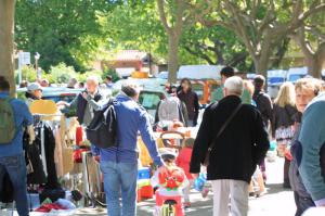 Beaux Vide Grenier de Saint-Étienne-du-Grès