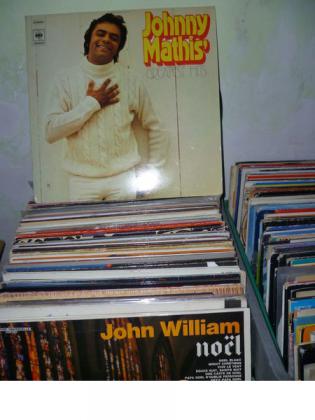 Vide grenier de disques, vinyles, livres - Orgon