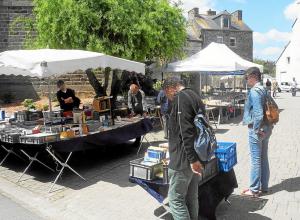 Marché aux livres de Plouër-sur-Rance