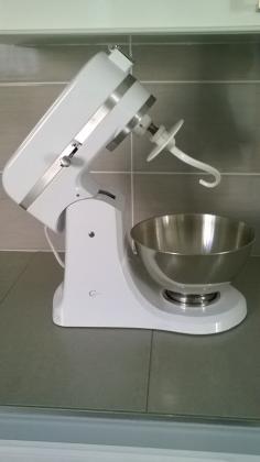 Robot batteur patissier