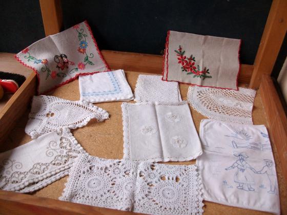 Napperons, Chemins de Table et Tapis de Guéridon