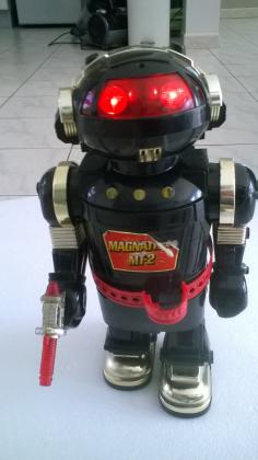 Robot Magnatron MT-2