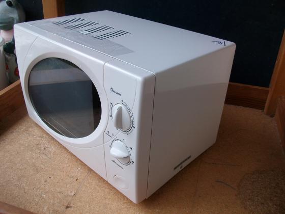 FOUR MICRO-ONDES 17 Litres MATHON-Neuf