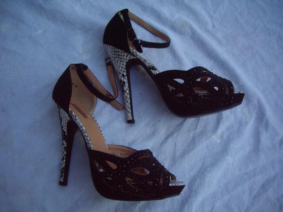 Sandales Noir Python talons 13 cm pt 38-neuves