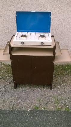 Meuble de Camping avec réchaud gaz