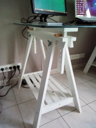 Bureau avec plateau en verre
