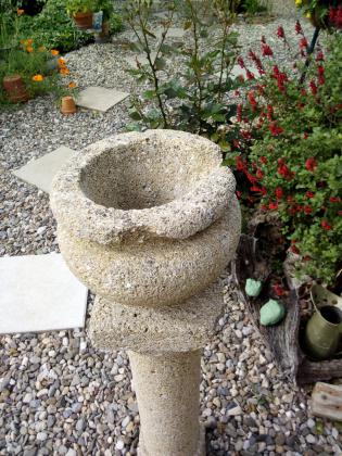 Colonne en pierre du Gard