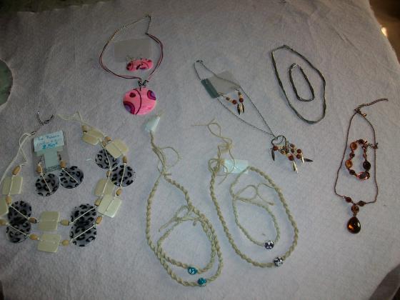 Bijoux Fantaisie (boucles d'oreilles, colliers, bracelets..)