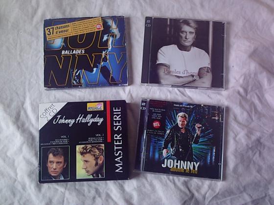 CD et K7 Vidéo de Johnny HALLYDAY