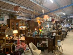 Brocante de troc estuaire de Val-de-Livenne