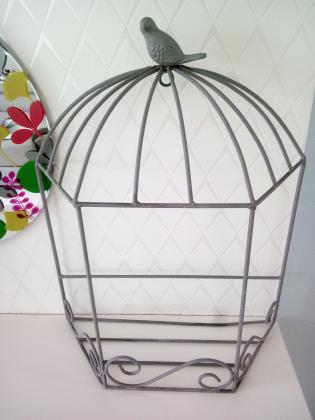 Boîte à clefs et étagère