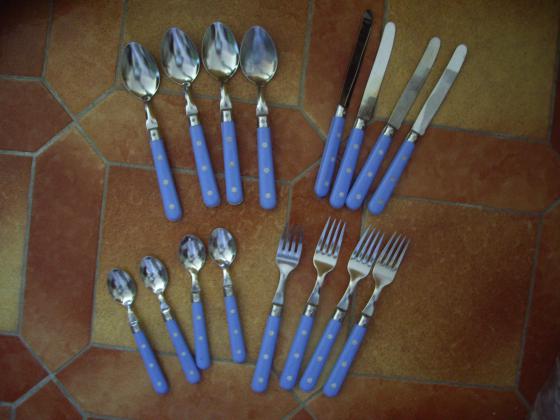 diverses Ménagères de couverts - neuves