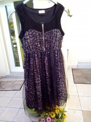 Robe noire imprimée léopard
