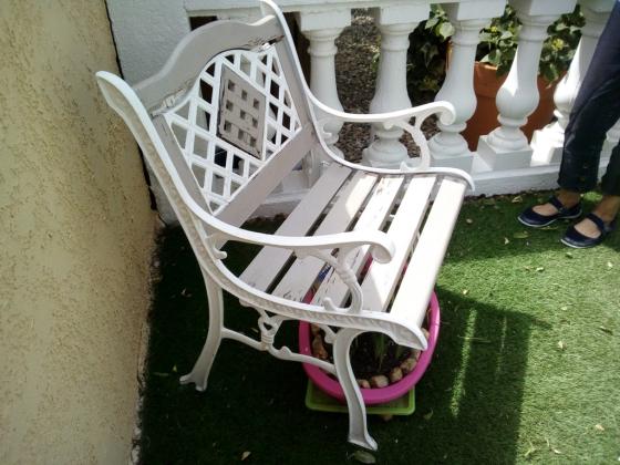 Petit banc en bois et fonte