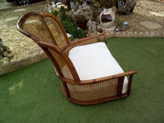 Fauteuil de style colonial en rotin