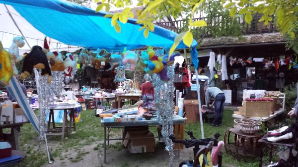 vide greniers , vide maisons