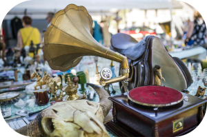 Brocante, foire aux Acries - Boutiers-Saint-Trojan