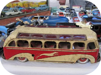 38e bourse d'échanges de miniatures automobiles et jouets anciens - Changé