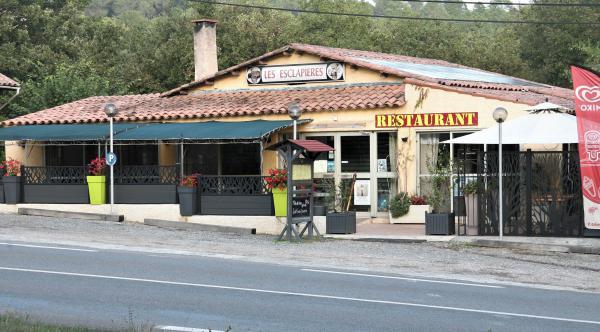 RESTAURANT CLE EN MAIN 120m2 + Terrasse - VAR Situé à MONTAUROUX - 83 Visiteurs: 3077