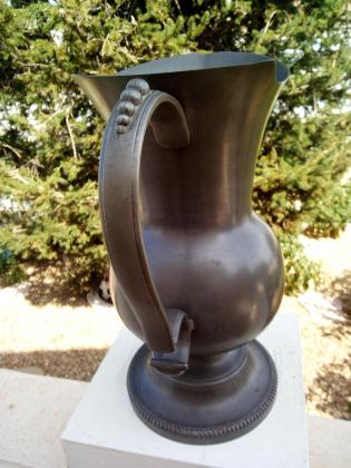 Gros pichet en étain