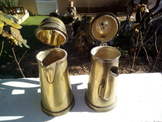 2 anciens Pichets laiton