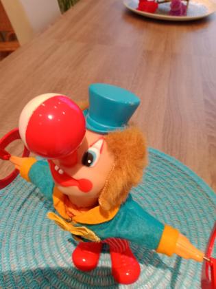 Ancien automate clown