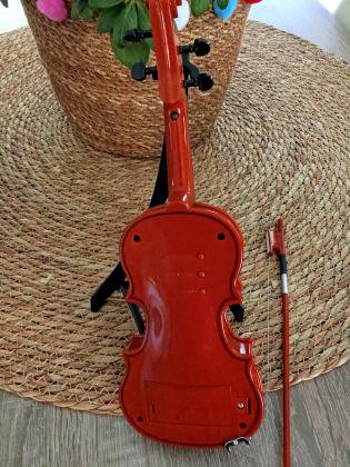 Petit violon musical marron