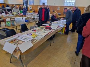 Bourse aux cartes postales, timbres postaux, vieux papiers - Charleville-Mézières