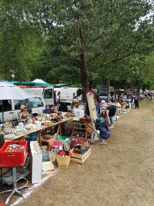 Brocante vide-grenier marché gourmand Lincou (12)